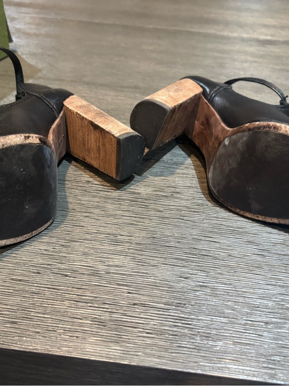FRYE AND CO. Black Leather Block Heel Sandals